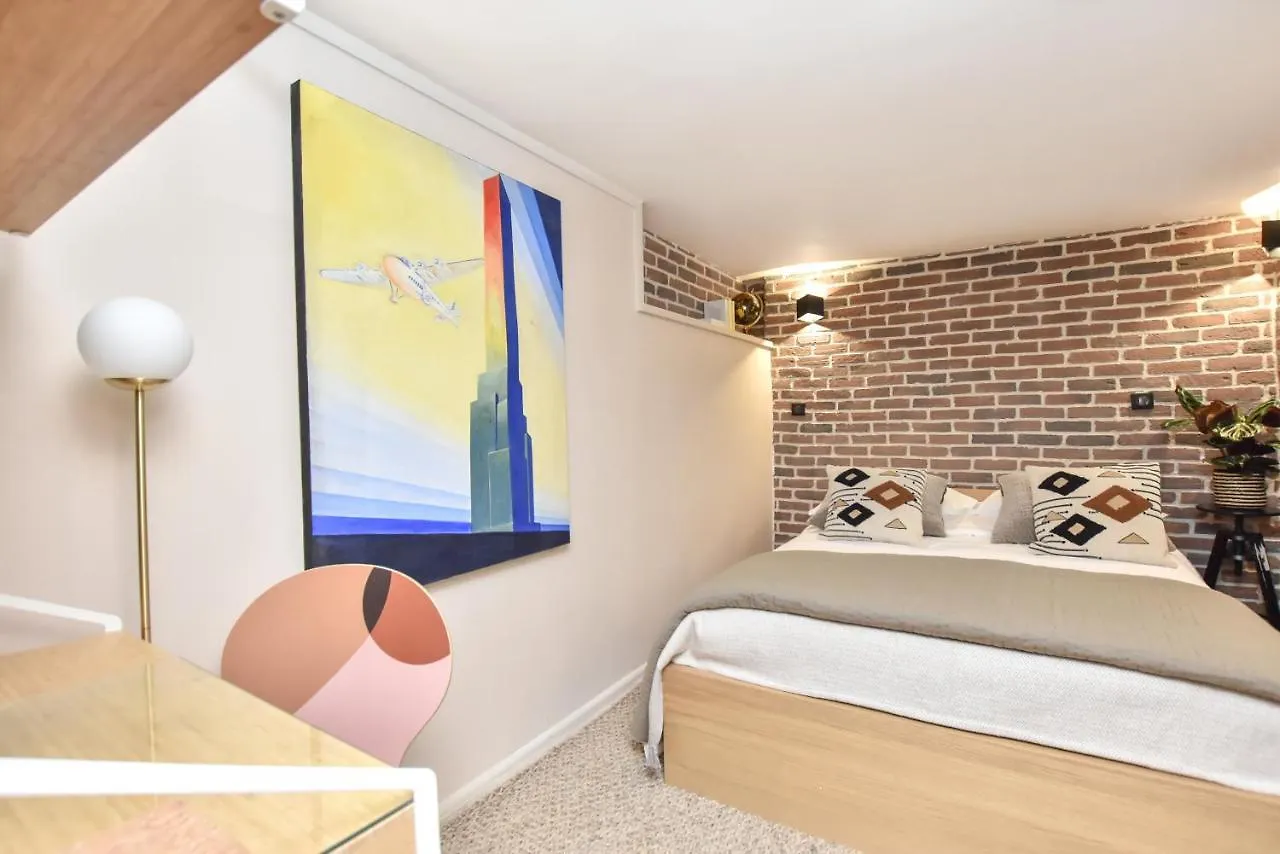 Apartment Cmg Nazareth / Republique *
